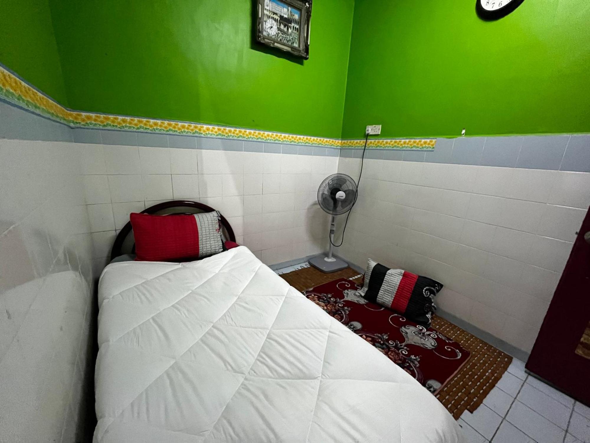 Wan Homestay Kulim Hi-Tech Utk Msliim Shj المظهر الخارجي الصورة
